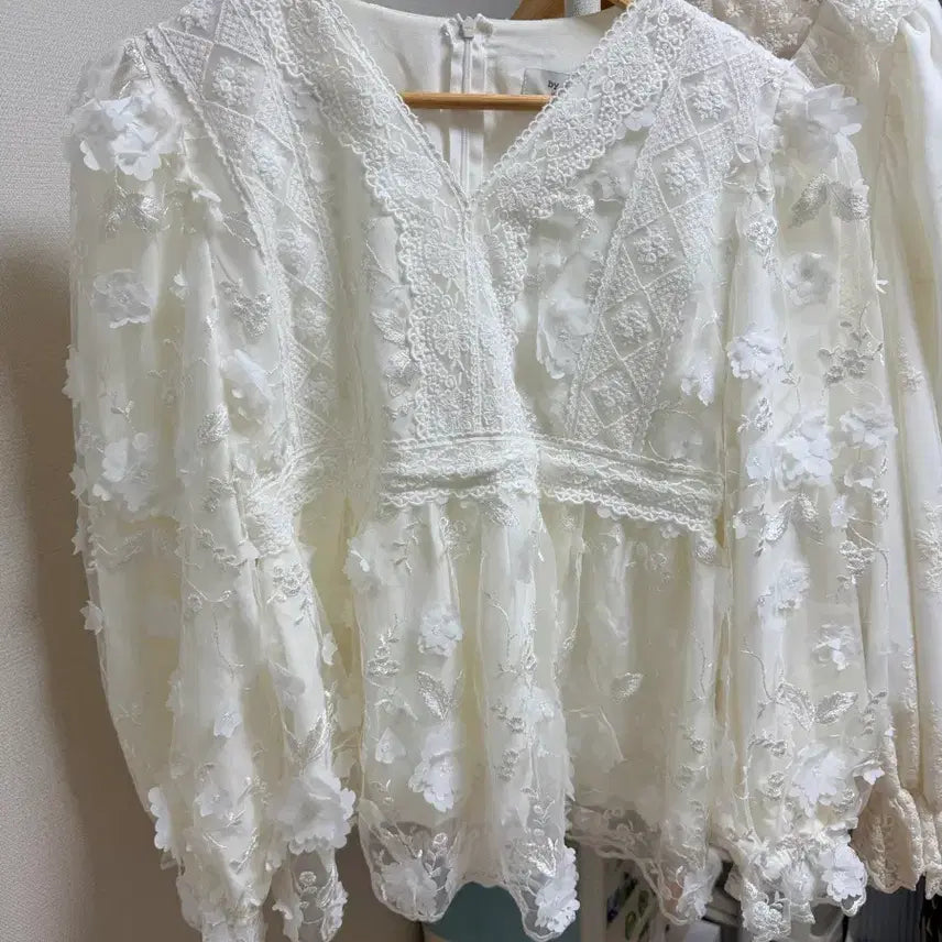 [SOLD OUT] 바이씨니 블라우스