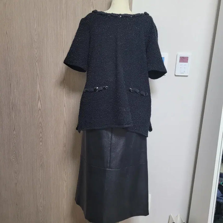 [BUNJANG] ST. JOHN Black Sequin Tweed Short-Sleeve Top / 센존 ST. JOHN 블랙 트위드 반짝이 반팔 상의