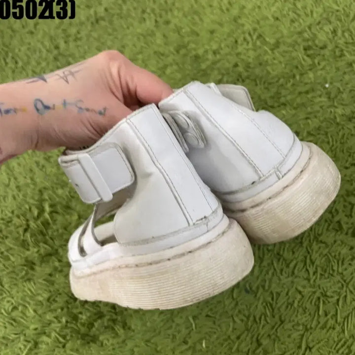 [BUNJANG] Dr. Martens White Leather Strap Sandals / 닥터마틴 화이트 레더 스트랩 샌들37 0502