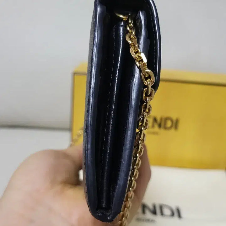 [BUNJANG] Fendi Chain Wallet / 펜디 체인 장지갑 정품