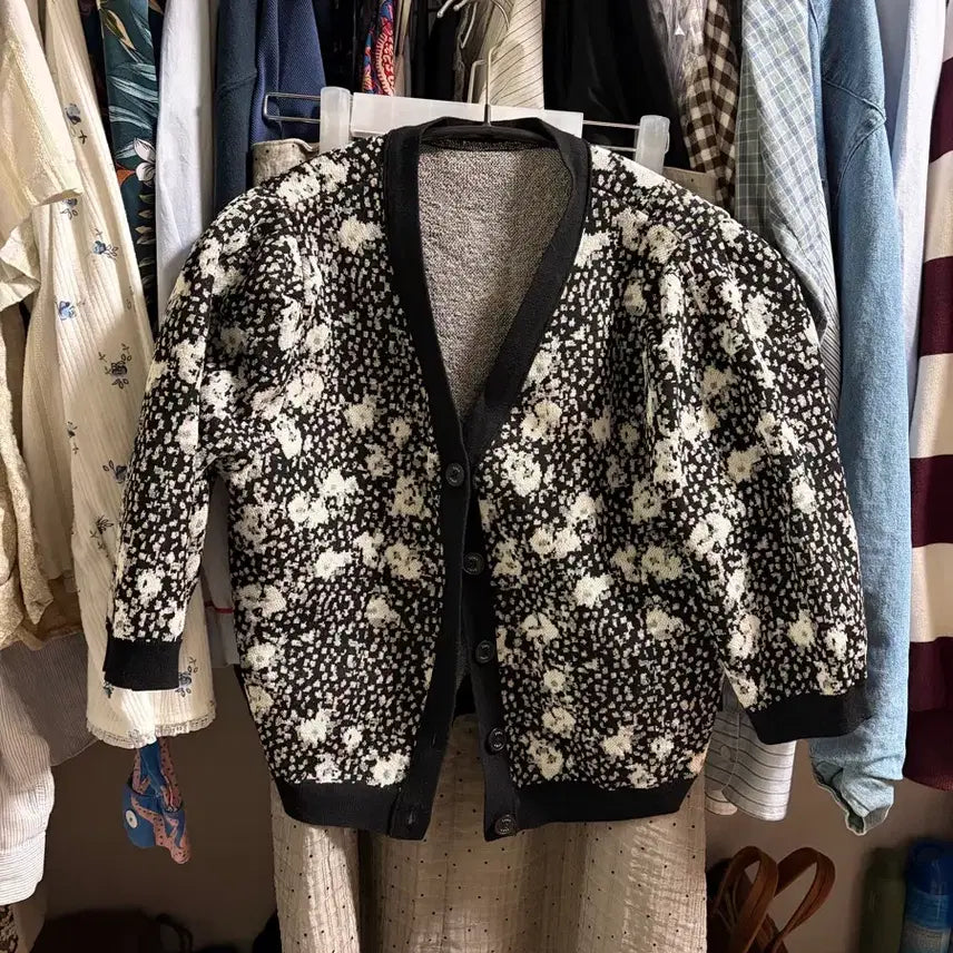[BUNJANG] JSNY Floral Pattern Short Sleeve Knit Cardigan / JSNY 플로럴패턴 반팔 니트 가디건