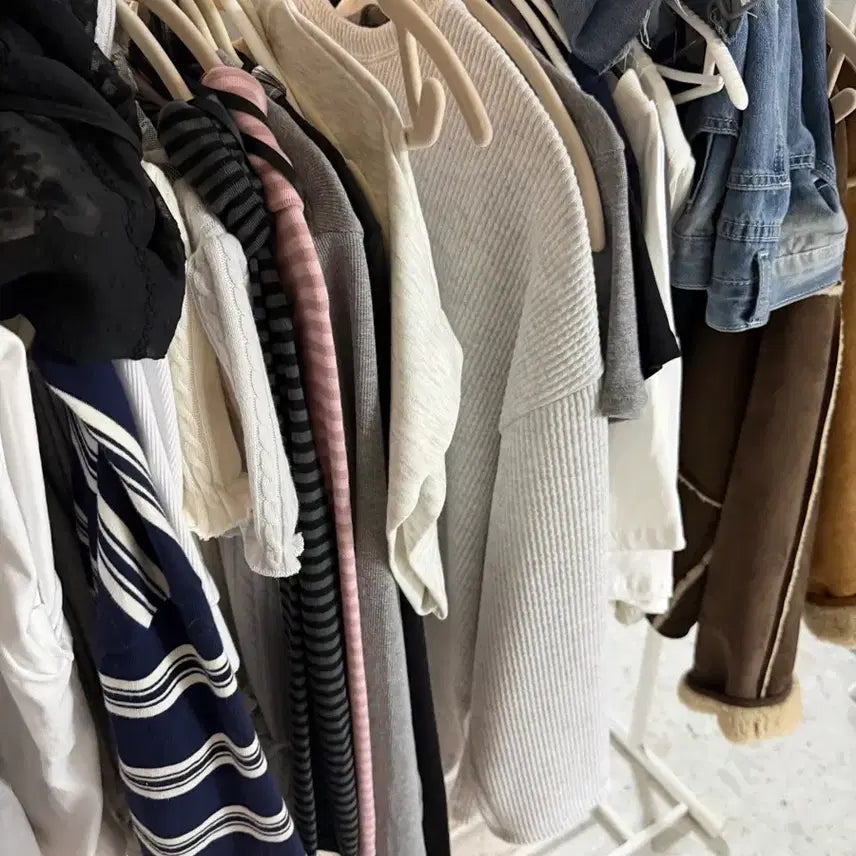 [BUNJANG] Random Assorted Long Sleeve T-Shirts / 쇼핑몰 재고정리 랜덤의류