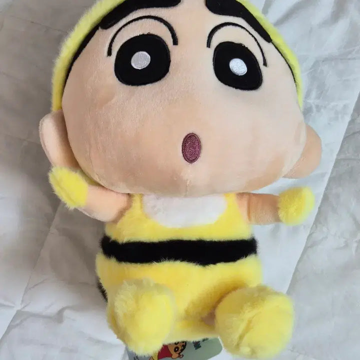[BUNJANG] Crayon Shin-chan Bee Plush (Medium, 28cm) / [새상품] 꿀벌 짱구 중형 (28cm) 인형