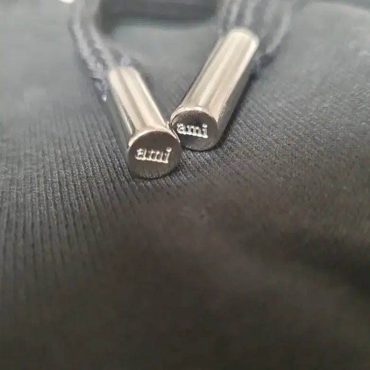 [BUNJANG] AMI Paris Small Heart Logo Sweatpants / 아미 스몰 하트 로고 트레이닝 바지/블랙