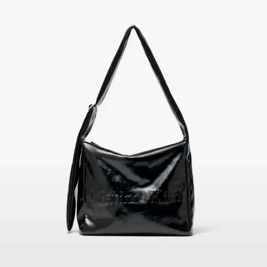 [BUNJANG] Matinkim Embossed Black Logo Shoulder Tote Bag / 마뗑킴 엠보스드 블랙 로고 숄더백 토트백 보부상백 마땡킴