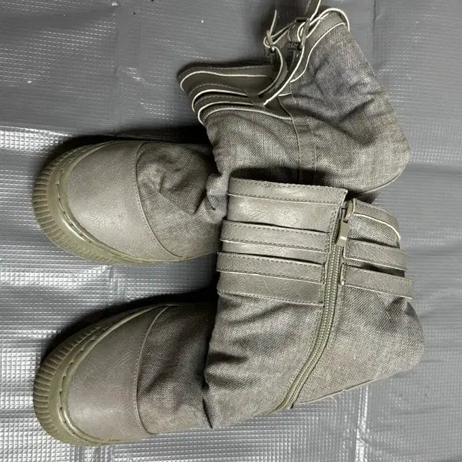 [BUNJANG] Rui Hill Gray Ankle Boots / Rui Hill 그레이 부츠 230 판매합니다.