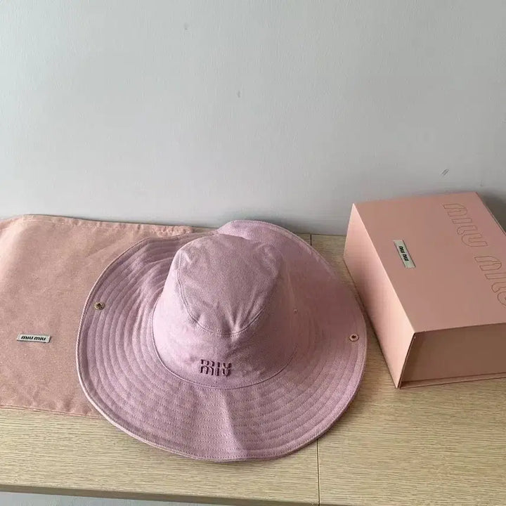 [BUNJANG] Miu Miu Bucket Hat / 미우미우 모자