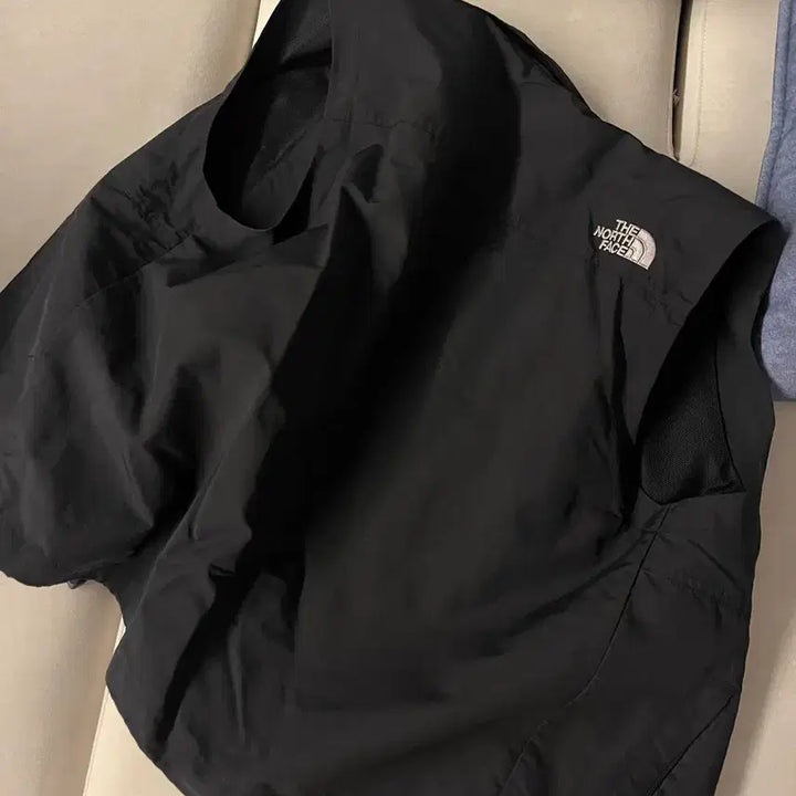 [BUNJANG] The North Face Black Windbreaker Vest 95 / 노스페이스 블랙 바람막이 조끼 95