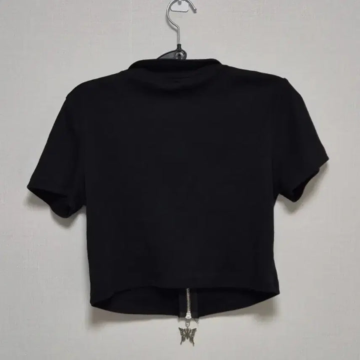 [BUNJANG] Butterfly Black Cropped Short-Sleeve Zip-Up / 버터플라이 블랙 크롭 반팔 집업