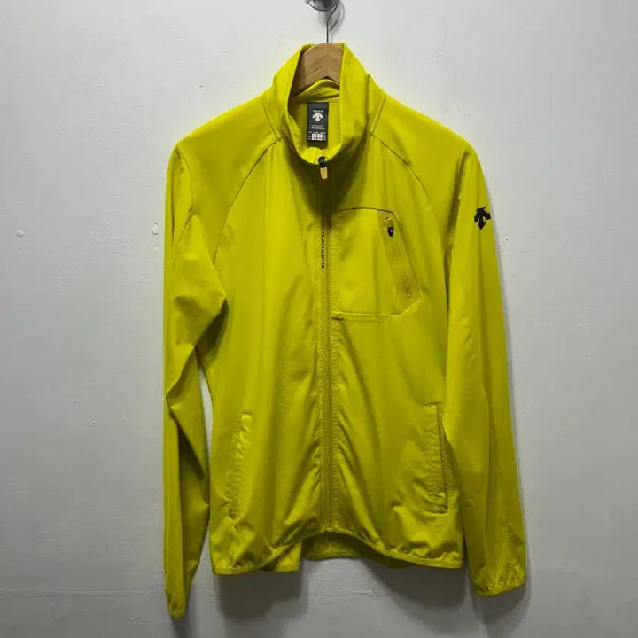 [BUNJANG] Descente Neon Yellow Windbreaker Jacket L / 데상트 형광 옐로우 바람막이 자켓 L