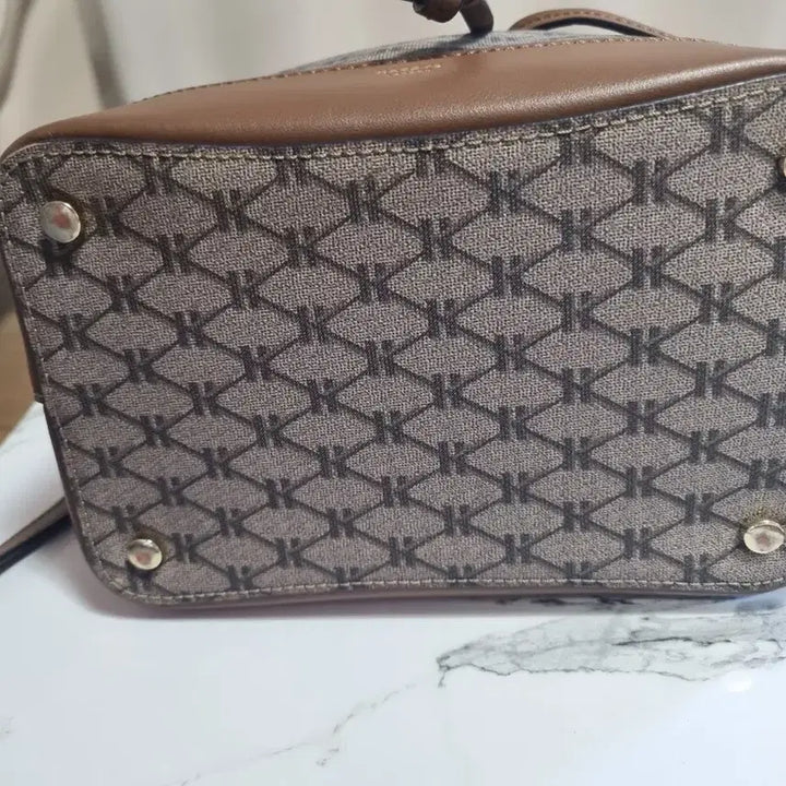 [BUNJANG] Hazzys Pattern Bucket Bag Brown Shoulder Bag / 헤지스 패턴 버킷백 브라운 숄더백