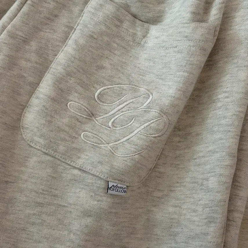 [BUNJANG] Please No Follow New Hailey Jogger Oatmeal / 플리즈노팔로우 new hailey jogger
