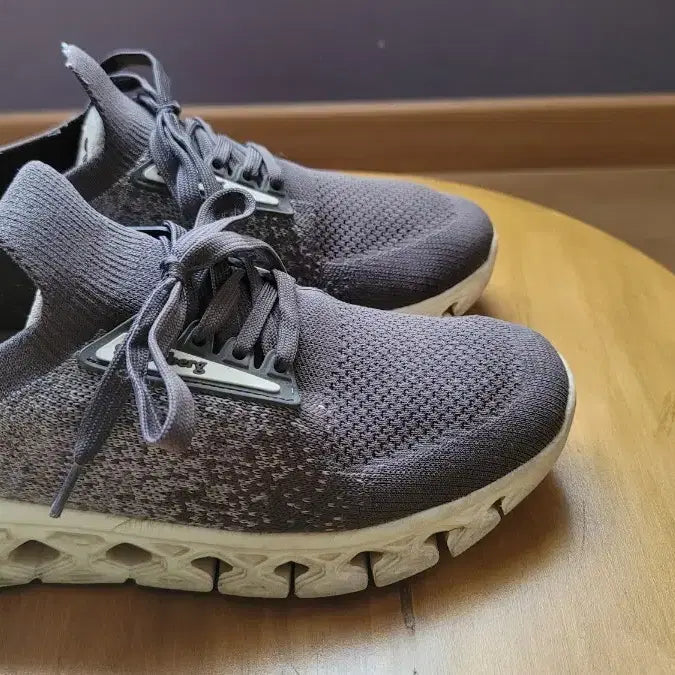 [BUNJANG] Gray Hiking Shoes 265mm / 운동화 그레이265mm