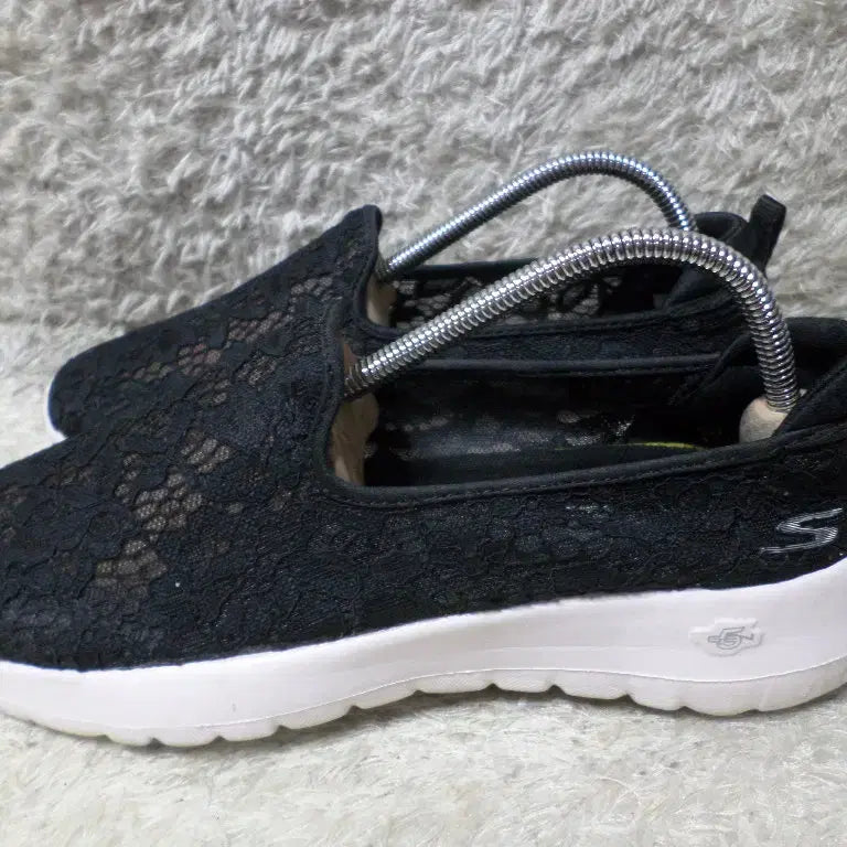 [BUNJANG] Skechers Gowalk Black Sneakers 260505 / 후루룩구제 245 스케쳐스 고워크 블랙 운동화 스니커즈 260505