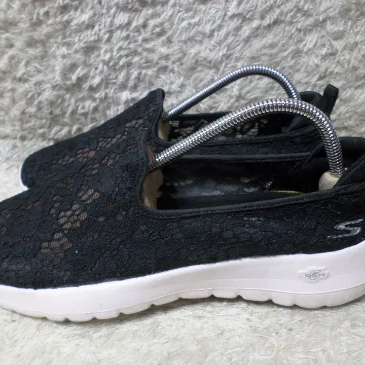 [BUNJANG] Skechers Gowalk Black Sneakers 260505 / 후루룩구제 245 스케쳐스 고워크 블랙 운동화 스니커즈 260505
