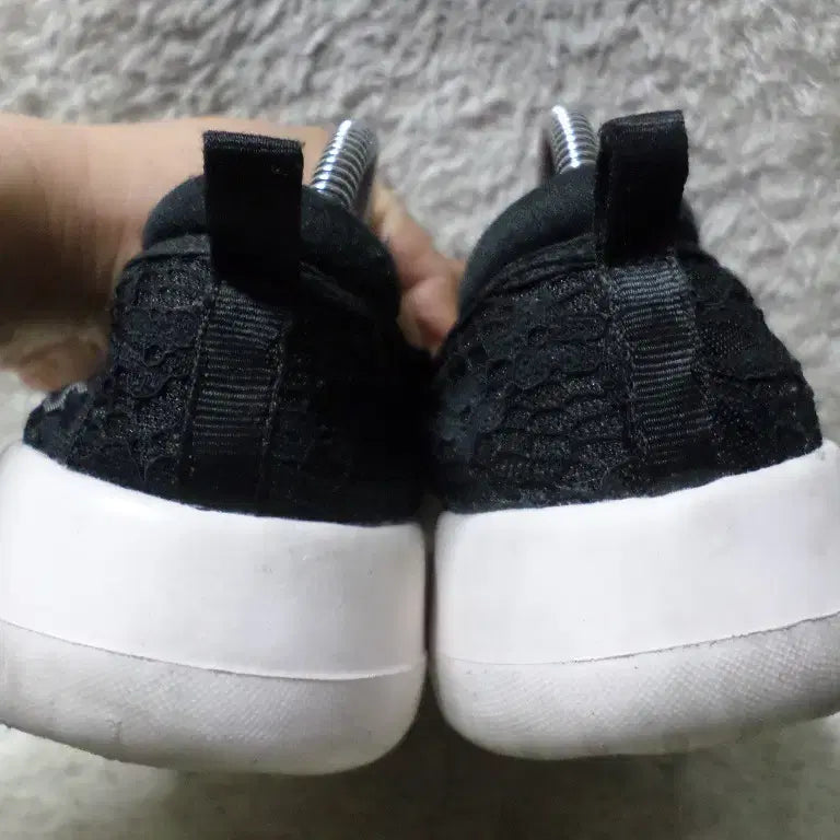 [BUNJANG] Skechers Gowalk Black Sneakers 260505 / 후루룩구제 245 스케쳐스 고워크 블랙 운동화 스니커즈 260505