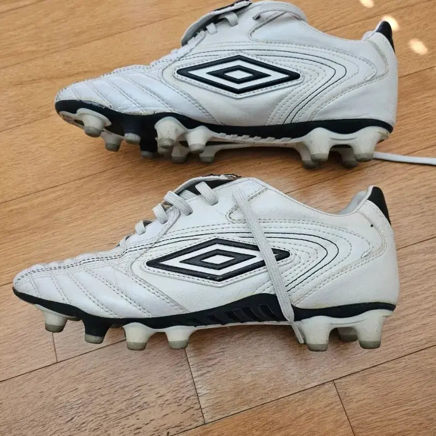 [BUNJANG] Umbro Diamond Pro Kangaroo Leather Soccer Cleats / 엄브로 천연가죽 축구화