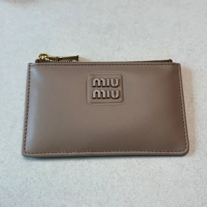 [BUNJANG] Miu Miu Envelope Zipper Card Holder Camel / 미우미우 카드지갑(새상품,정품)