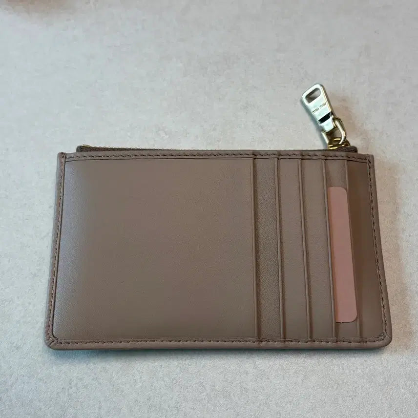 [BUNJANG] Miu Miu Envelope Zipper Card Holder Camel / 미우미우 카드지갑(새상품,정품)