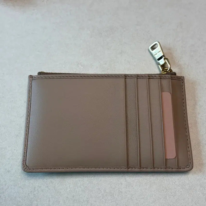 [BUNJANG] Miu Miu Envelope Zipper Card Holder Camel / 미우미우 카드지갑(새상품,정품)