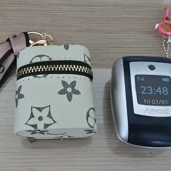 [BUNJANG] Luxury Flower Pouch Keychain with Scarf Accent / 고급 플라워 파우치 키링 판매합니다