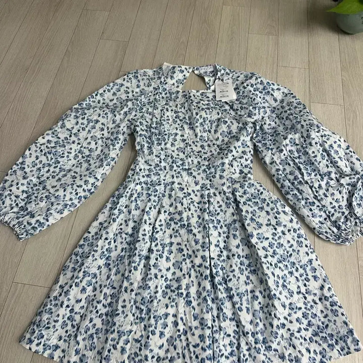 [BUNJANG] Cloudy Pierrot Flower Pattern Flare Mini Dress / 끌로디피에로  플라워패턴 플레어원피스