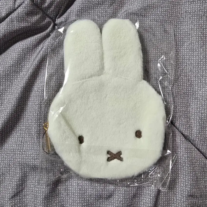 [BUNJANG] Miffy Face Fur Pouch / 미피 다이컷 얼굴 퍼 파우치