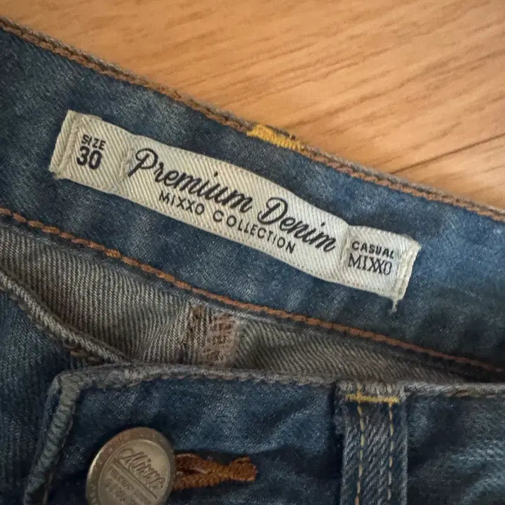 [BUNJANG] MIXXO Distressed Denim Jeans / 미쏘 청바지 데님 찢청