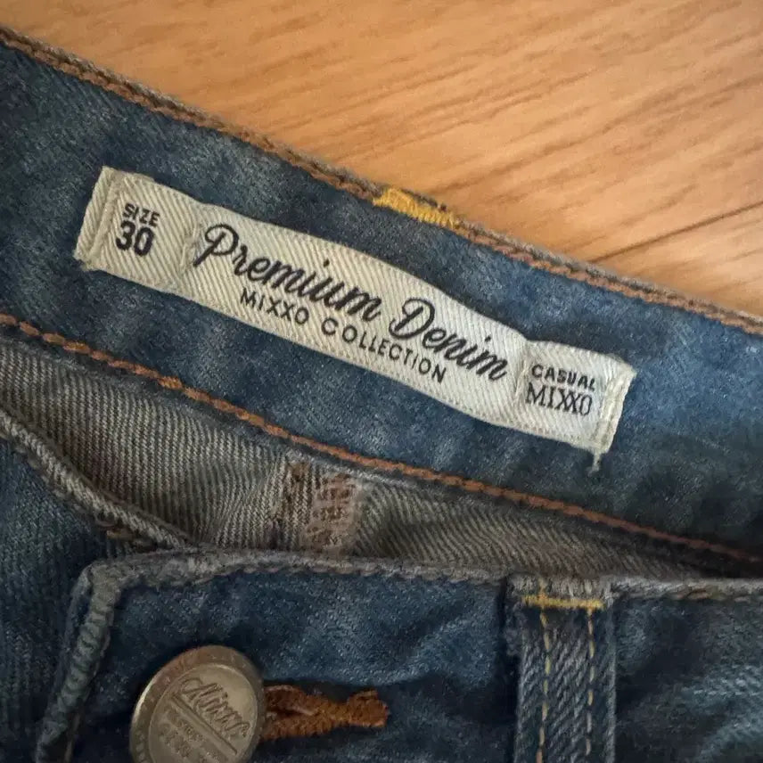 [BUNJANG] MIXXO Distressed Denim Jeans / 미쏘 청바지 데님 찢청