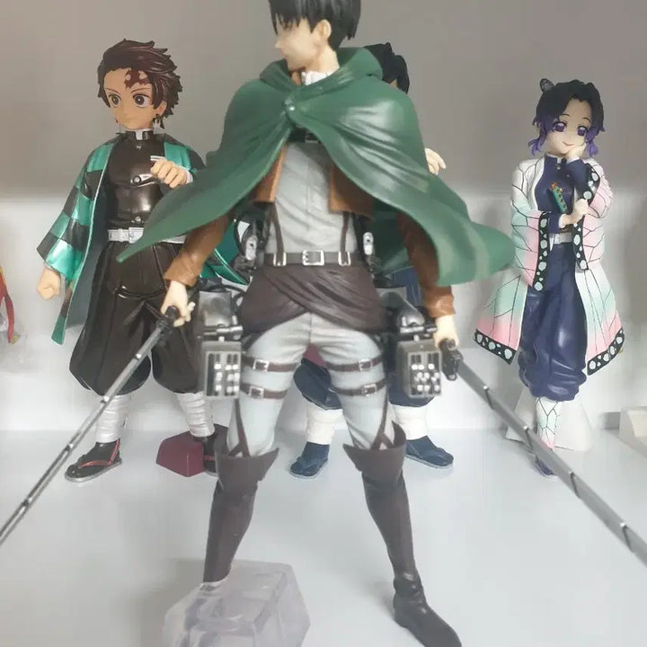 [BUNJANG] Attack on Titan Levi B Prize Figure / 진격의 거인 피규어 리바이 b상