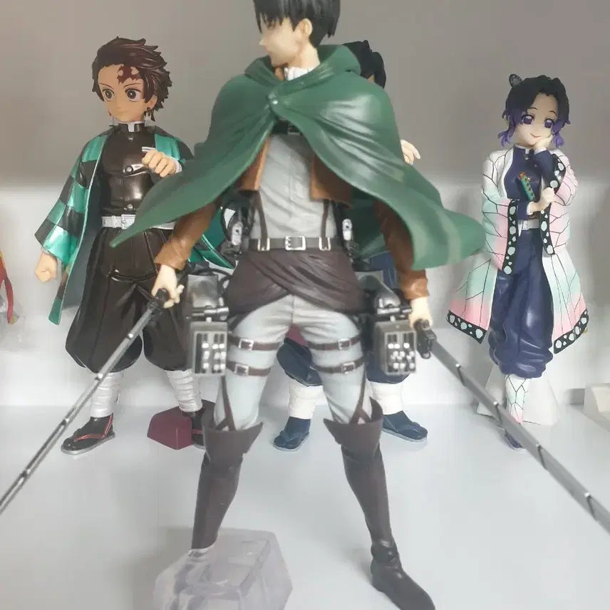 [BUNJANG] Attack on Titan Levi B Prize Figure / 진격의 거인 피규어 리바이 b상