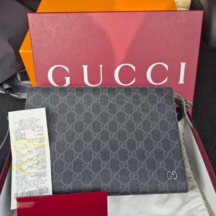 [BUNJANG] Gucci GG Supreme Clutch Bag / 구찌 GG 수프림 클러치 백