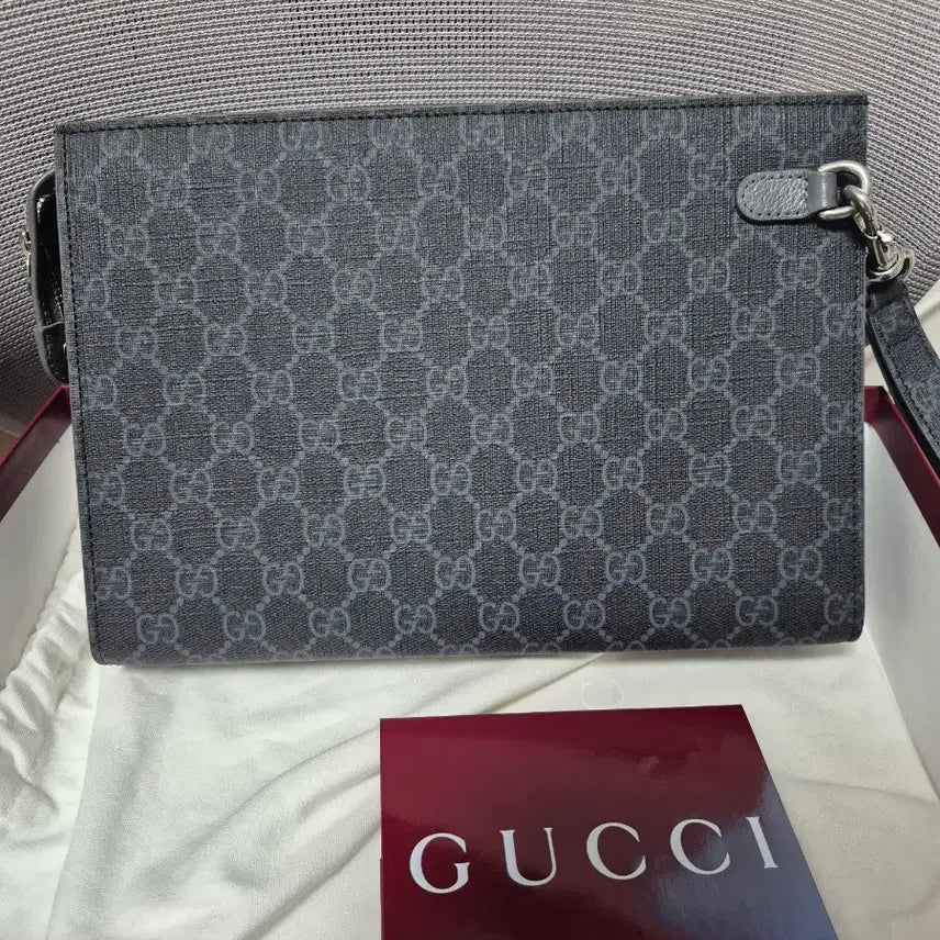 [BUNJANG] Gucci GG Supreme Clutch Bag / 구찌 GG 수프림 클러치 백