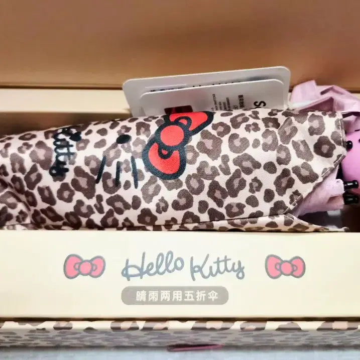 [BUNJANG] Hello Kitty Leopard 5-Section Folding Manual Umbrella / (새상품)헬로키티 레오파드 패턴 5단 접이식 수동 양우산
