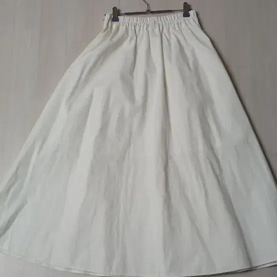 [BUNJANG] Back-Banded Long Skirt (Ivory) / 뒷밴딩 롱스커트