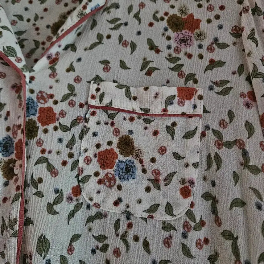 [BUNJANG] Thursday Island Flower Pattern Blouse - Size S / 써스데이아일랜드 플라워 패턴 블라우스 S