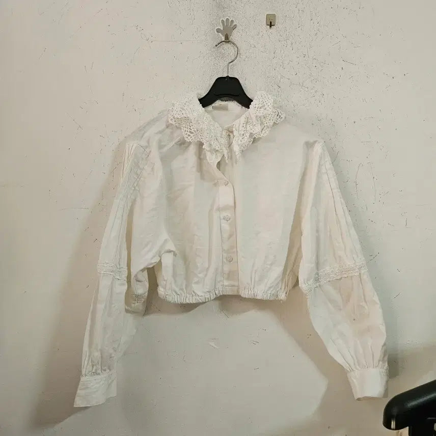 [BUNJANG] Lace Crop Blouse - White / 레이스 크롭 블라우스 화이트