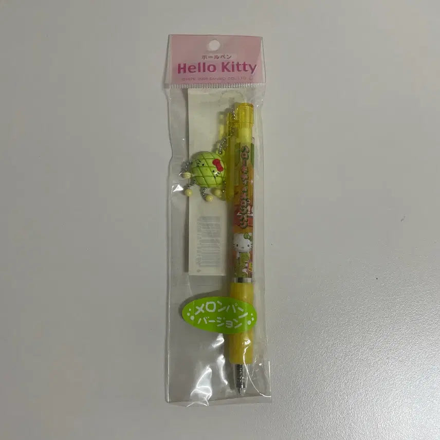 [BUNJANG] Sanrio Hello Kitty Melon Bread Charm Ballpoint Pen (Unsealed) / 고전 키티 메론빵 달랑이 볼펜