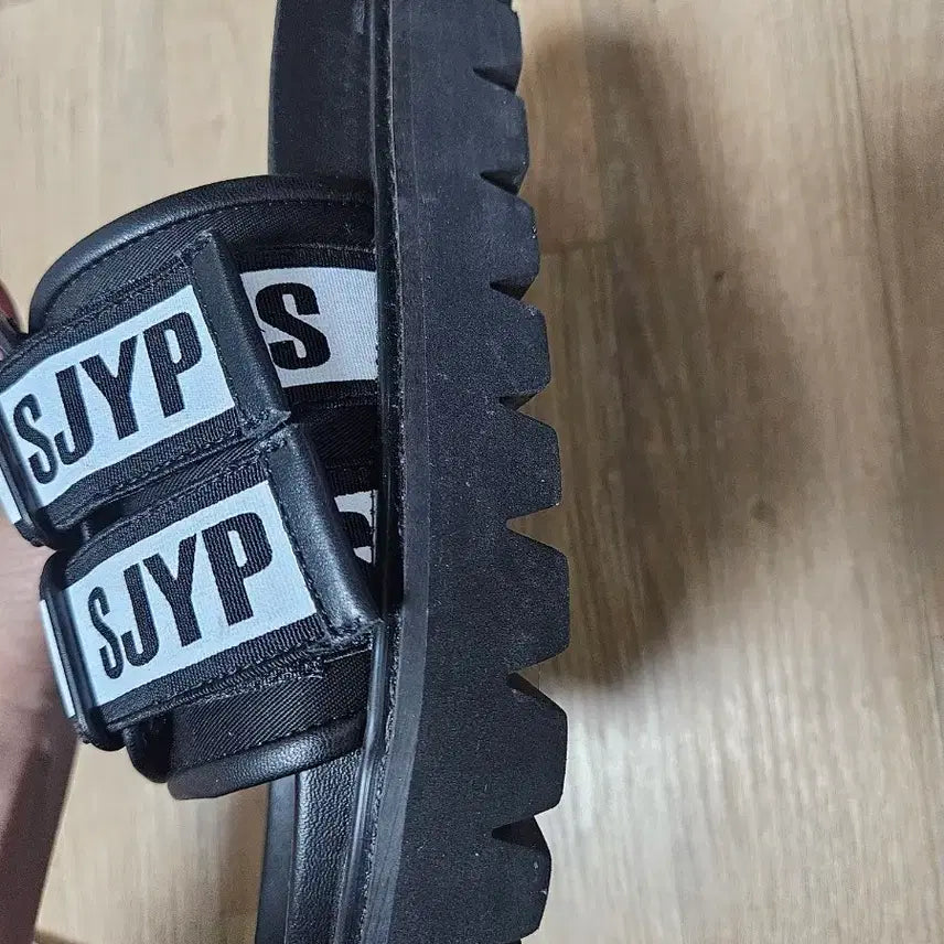 [BUNJANG] SJYP Black Logo Slides / SJYP 블랙 슬리퍼
