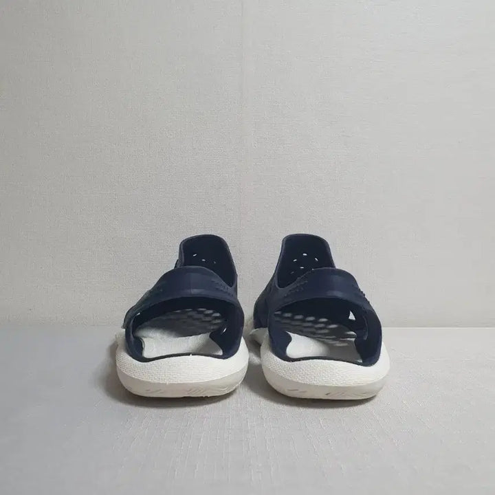 [BUNJANG] Crocs Swiftwater Wave Sandals Navy / 크록스 스위프트워터 웨이브 샌들 네이비 260mm