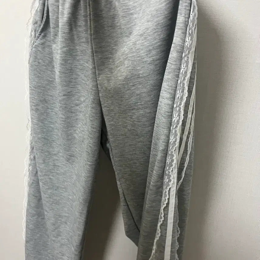 [BUNJANG] Lace Accent Grey Training Pants / 레이스 포인트 그레이 트레이닝 바지
