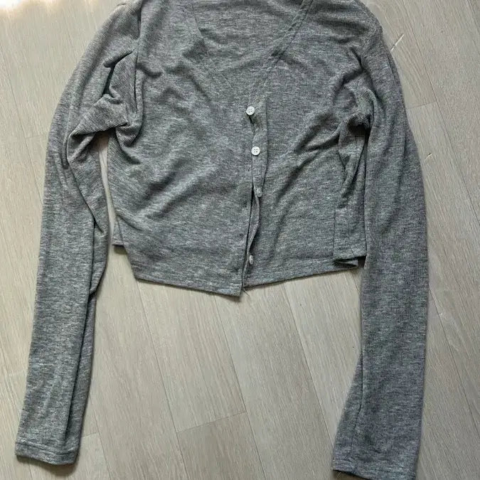 [BUNJANG] V-Neck Cropped Cardigan - Gray / 브이넥 크롭 가디건 회색