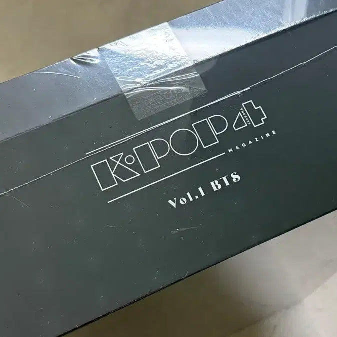 [BUNJANG] BTS KPOP4 SEASONS MAGAZINE Vol.1 Sealed Bundle Set / 방탄 BTS KPOP4 SEASONS MAGAGINE Vol.1 미개봉새