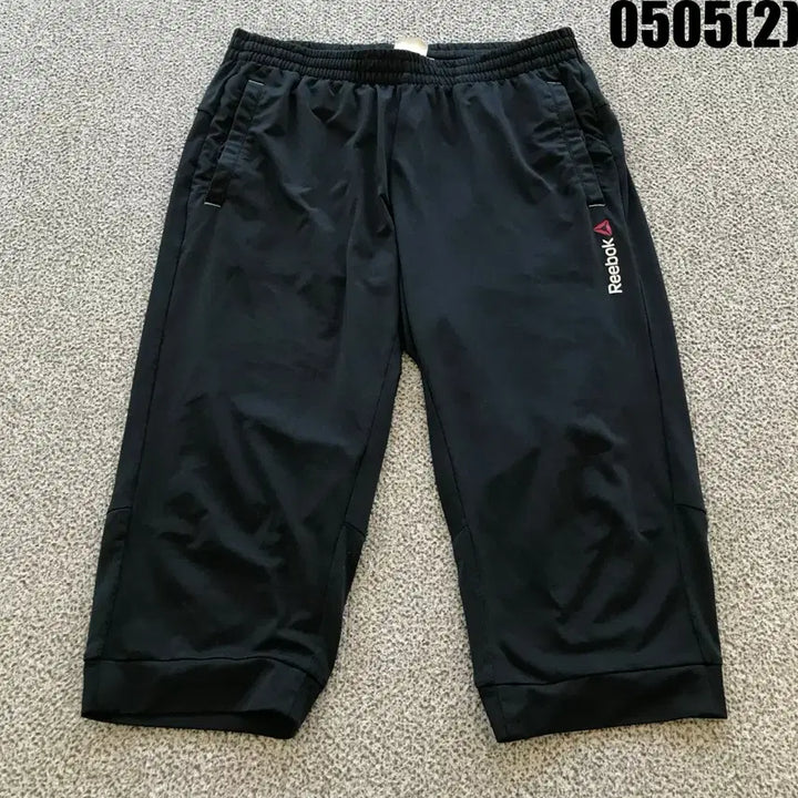 [BUNJANG] Reebok Black 7-Minute Training Pants Size 95 / 리복 블랙 7부 트레이닝 바지 95