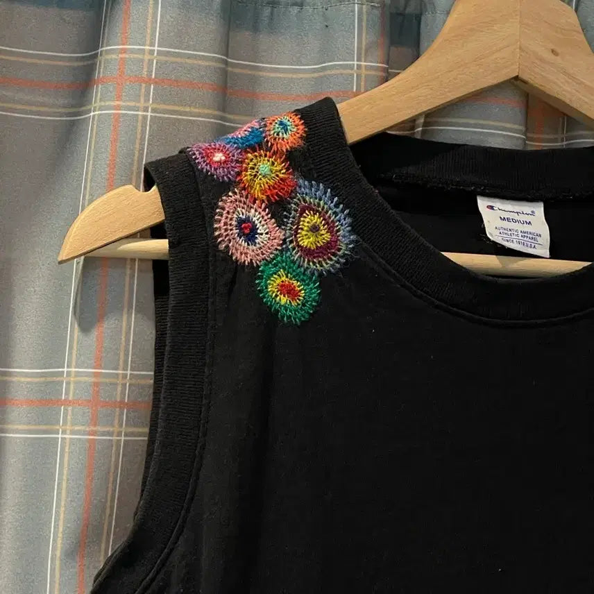 [BUNJANG] Champion Kitsch Reformation Sleeveless Top / 챔피온 키치 리폼 민소매티