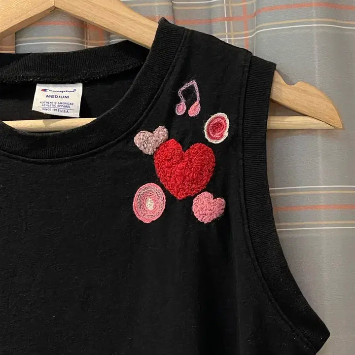 [BUNJANG] Champion Kitsch Reformation Sleeveless Top / 챔피온 키치 리폼 민소매티