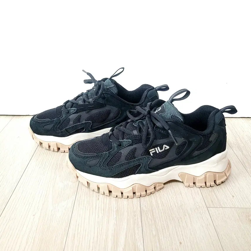[BUNJANG] Fila Chunky Sneakers (225-230) / 휠라 운동화(어글리슈즈)  225~230가능