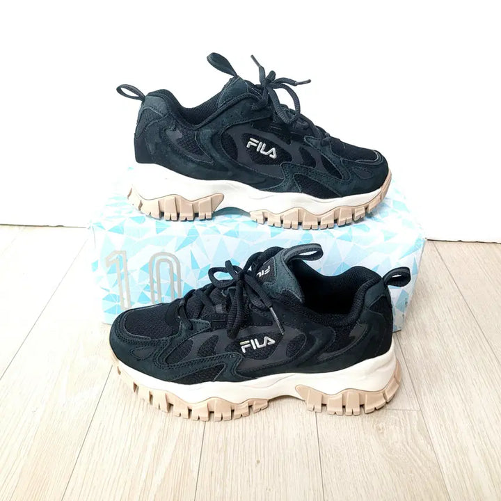 [BUNJANG] Fila Chunky Sneakers (225-230) / 휠라 운동화(어글리슈즈)  225~230가능