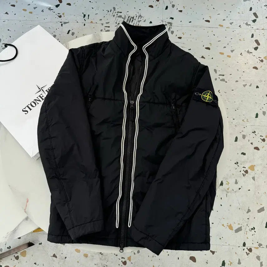 [BUNJANG] Stone Island Crinkle Reps Padded Jacket Black / [정품/백화점판] 스톤아일랜드 크링클랩스 패디드 자켓 블랙