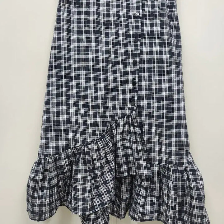 [BUNJANG] Checkered Pattern Navy Frill Asymmetrical Back-Banded Cotton Skirt / 가격내림)체크패턴 네이비 프릴 언발 뒷밴딩 면스커트free